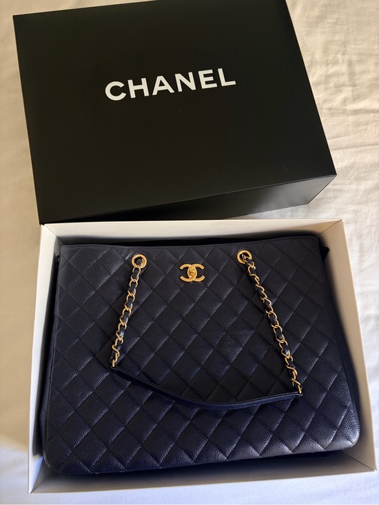 CHANEL Handbags - CHANEL Caviar Quilted Large CC Shopping
Tote Navy